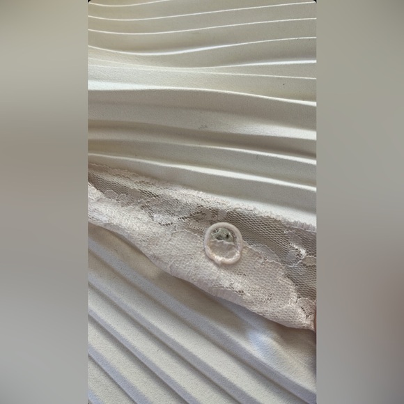 RARE VINTAGE - Lucie Ann Pleated Robe in Ivory - Size Small - Picture 14 of 16